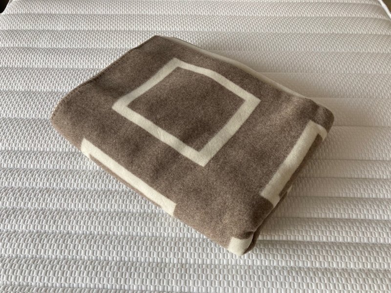 Luxury Cashmere Throw (modern mocha)